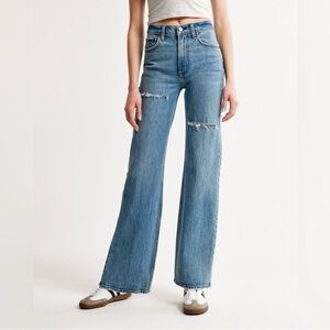 Abercrombie & Fitch The ‘90s Relaxed‎ Jean High Rise Medium Destroy 4 Short 27